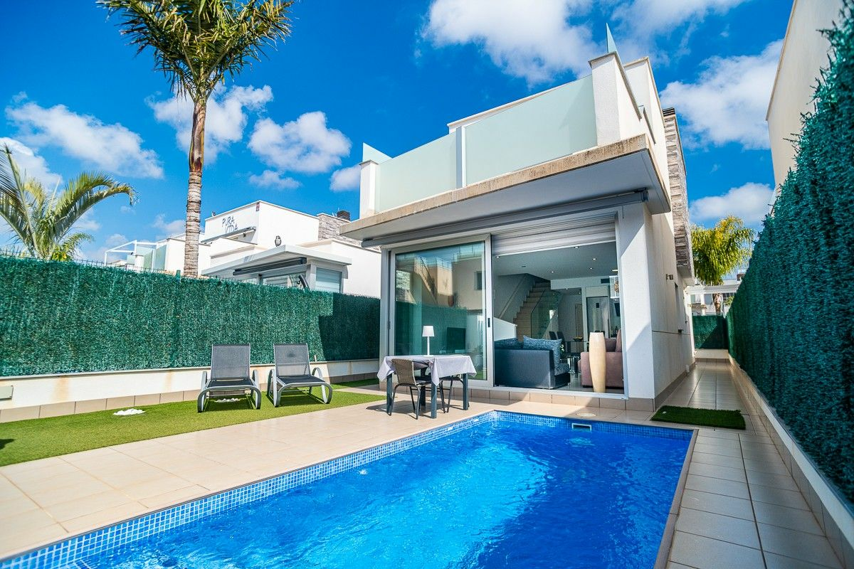 3-bedroom Villa In Lo Pagan, Spain (109 M²)