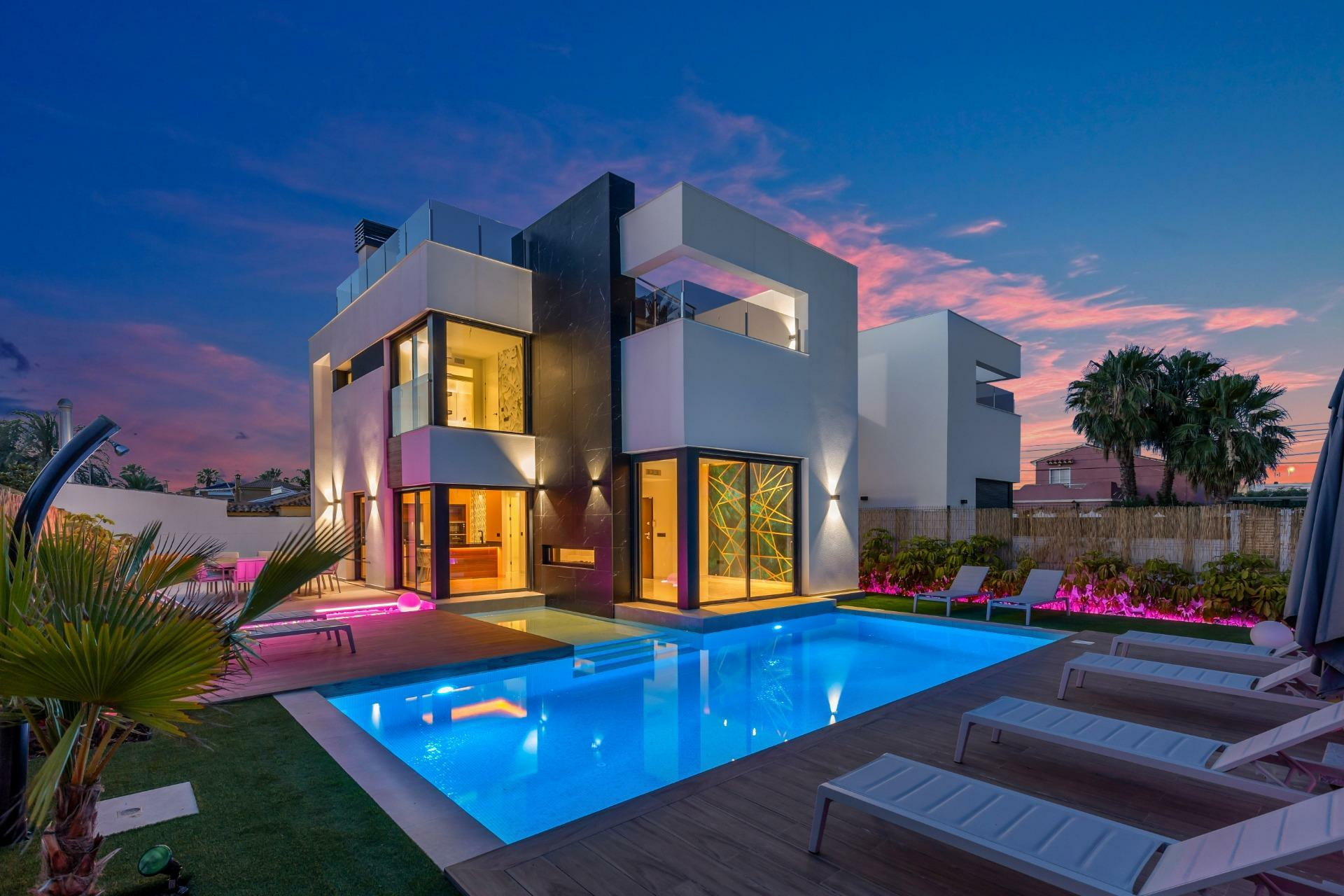 2-1-d4b360 3-bedroom Villa In Torrevieja, Spain (126 M²)