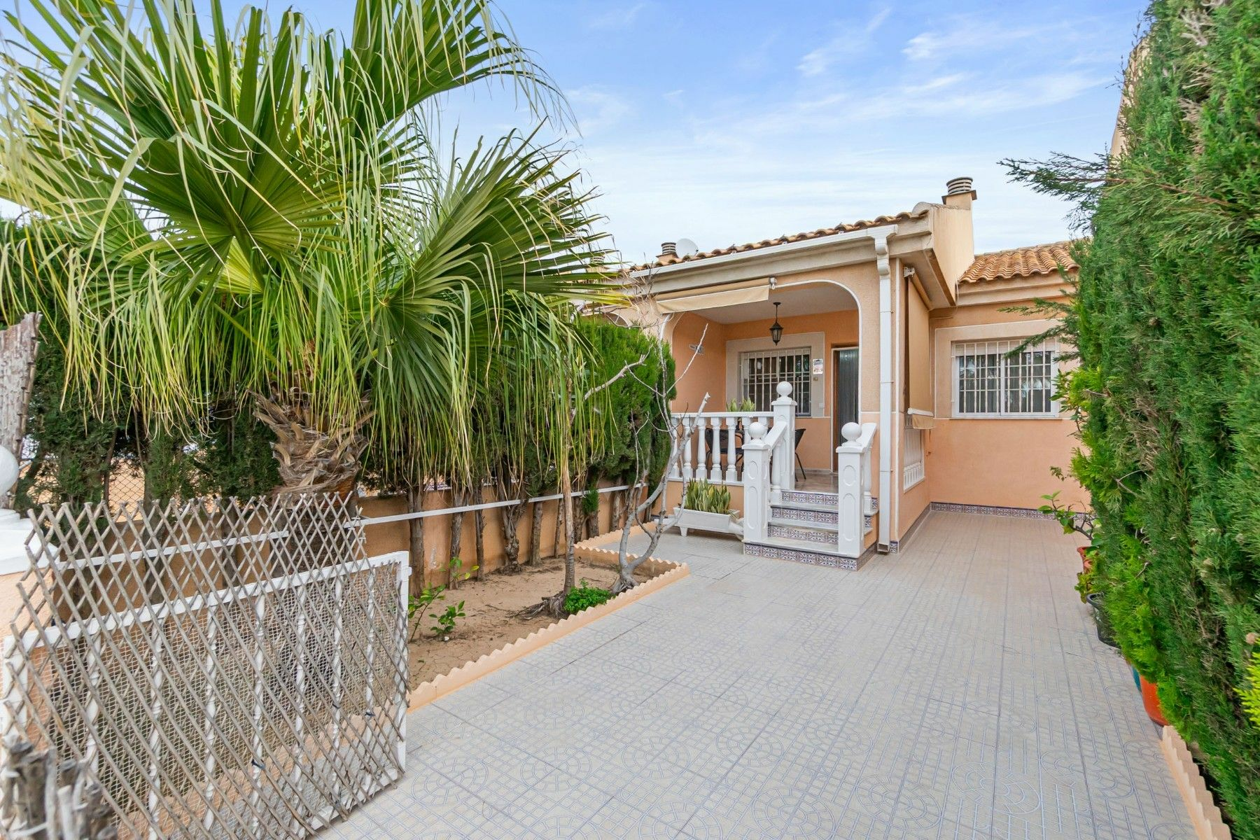 2-bedroom Terraced House In Santiago De La Ribera, Spain (72 M²)