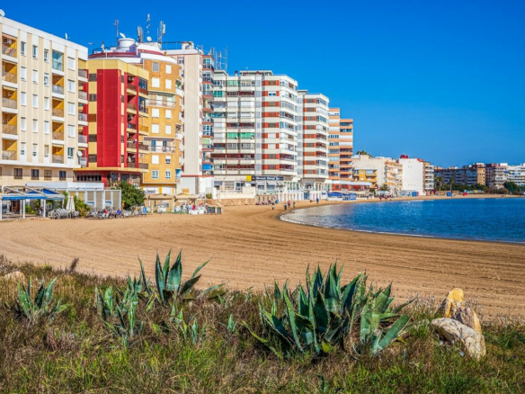 3-bedroom Apartment In Torrevieja, Spain (110 M²)