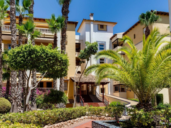 3-bedroom Apartment In Torrevieja, Spain (94 M²)