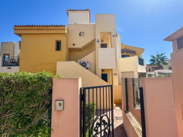2-bedroom Bungalow In Torrevieja, Spain (70 M²)