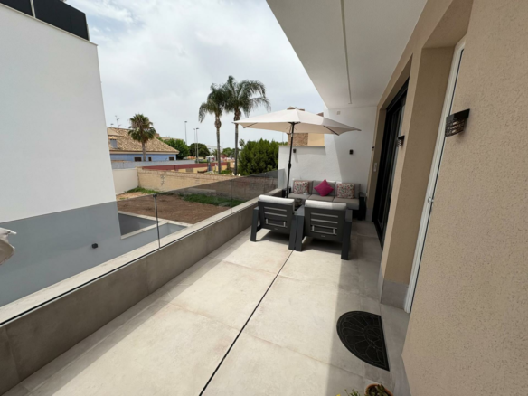 3-bedroom Penthouse In San Pedro Del Pinatar, Spain (83 M²)