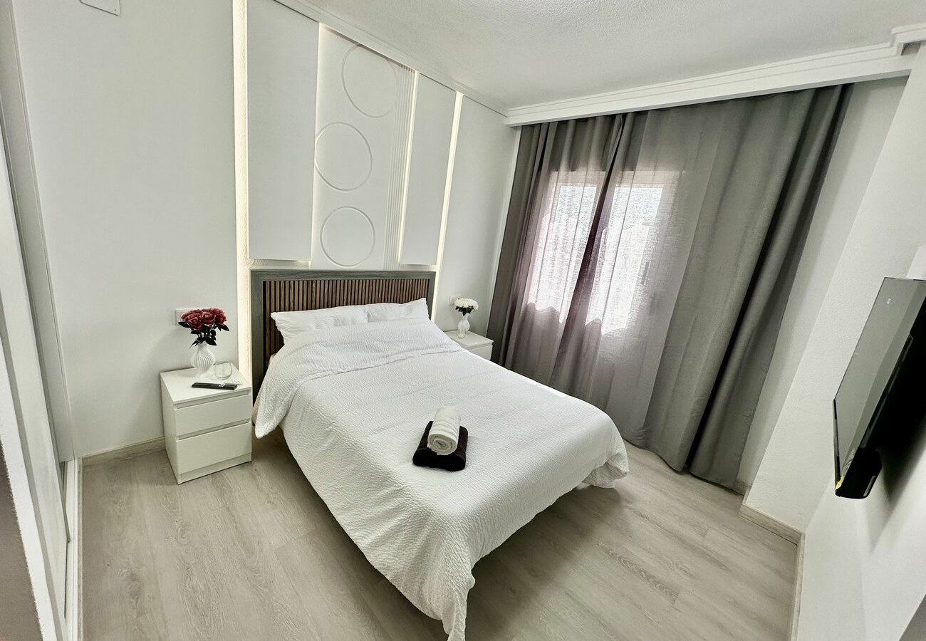 3-bedroom Apartment In Torrevieja, Spain (75 M²)
