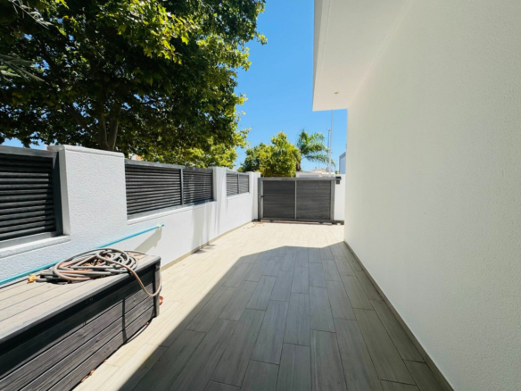 3-bedroom Villa In San Pedro Del Pinatar, Spain (154 M²)