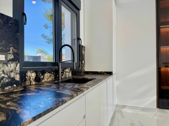 4-bedroom Villa In Rojales, Spain (205 M²)