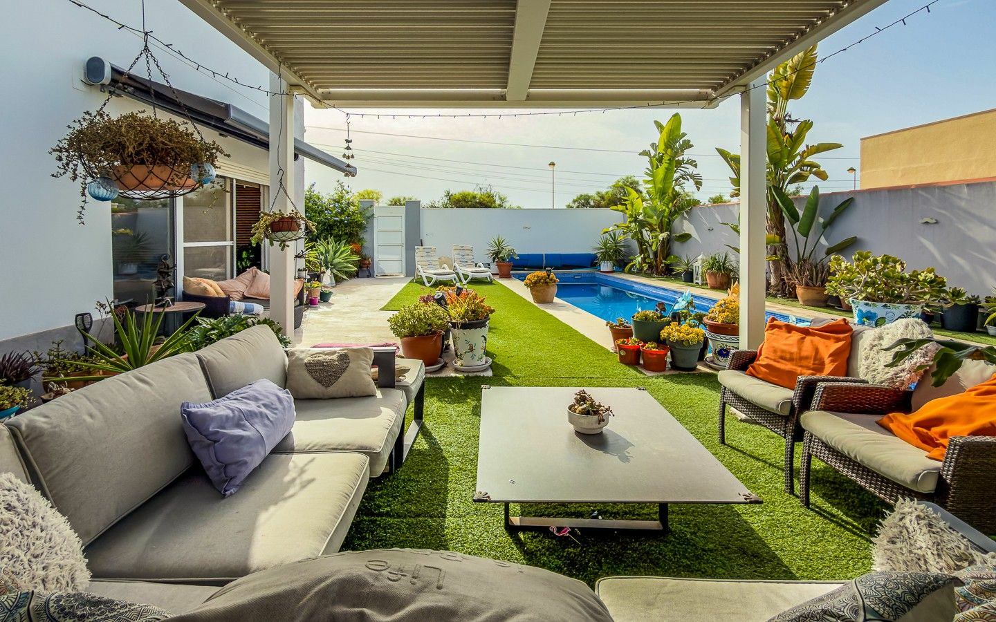 2-bedroom Villa In Torrevieja, Spain (130 M²)
