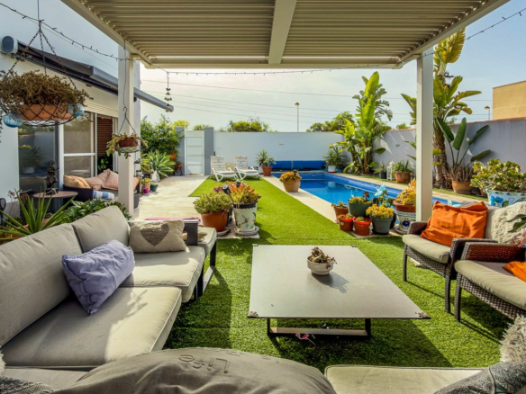 2-bedroom Villa In Torrevieja, Spain (130 M²)