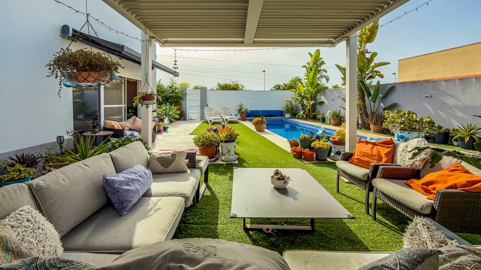 2-bedroom Villa In Torrevieja, Spain (130 M²)