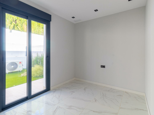 3-bedroom Apartment In Orihuela Costa, Spain (83 M²)