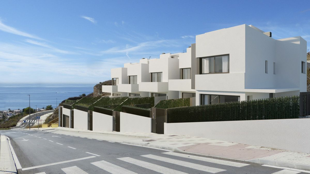 4-bedroom House In Rincón De La Victoria, Spain (272 M²)