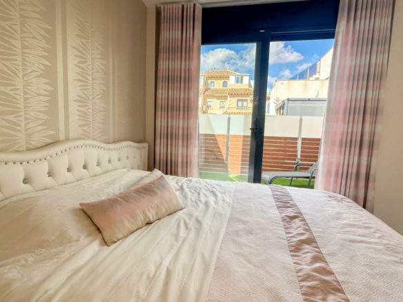 5-bedroom Villa In Torrevieja, Spain (250 M²)