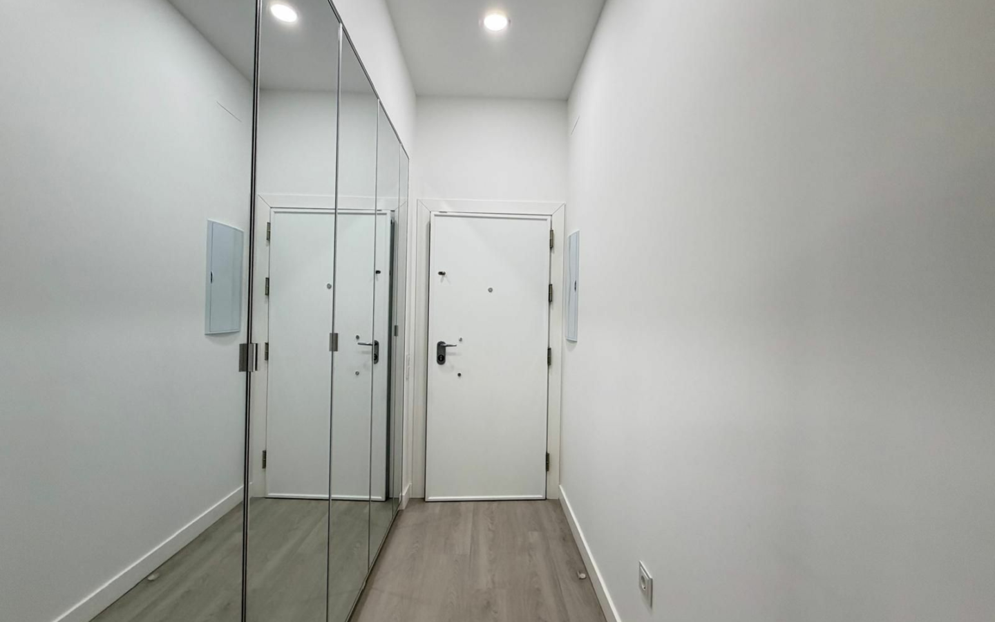 2-bedroom Apartment In Torrevieja, Spain (123 M²)