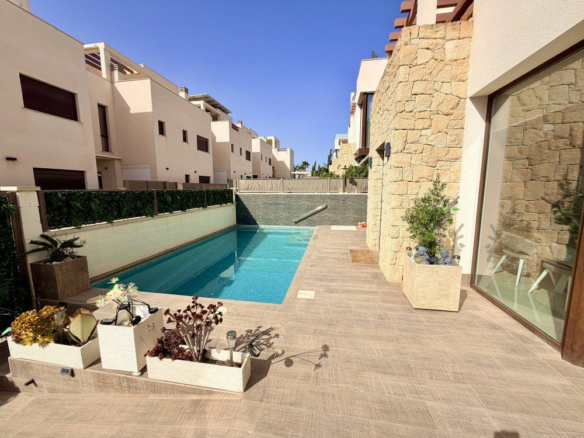 3-bedroom House In Rojales, Spain (156 M²)