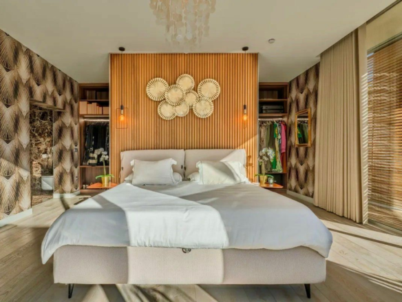 4-bedroom Villa In Benijofar, Spain (528 M²)