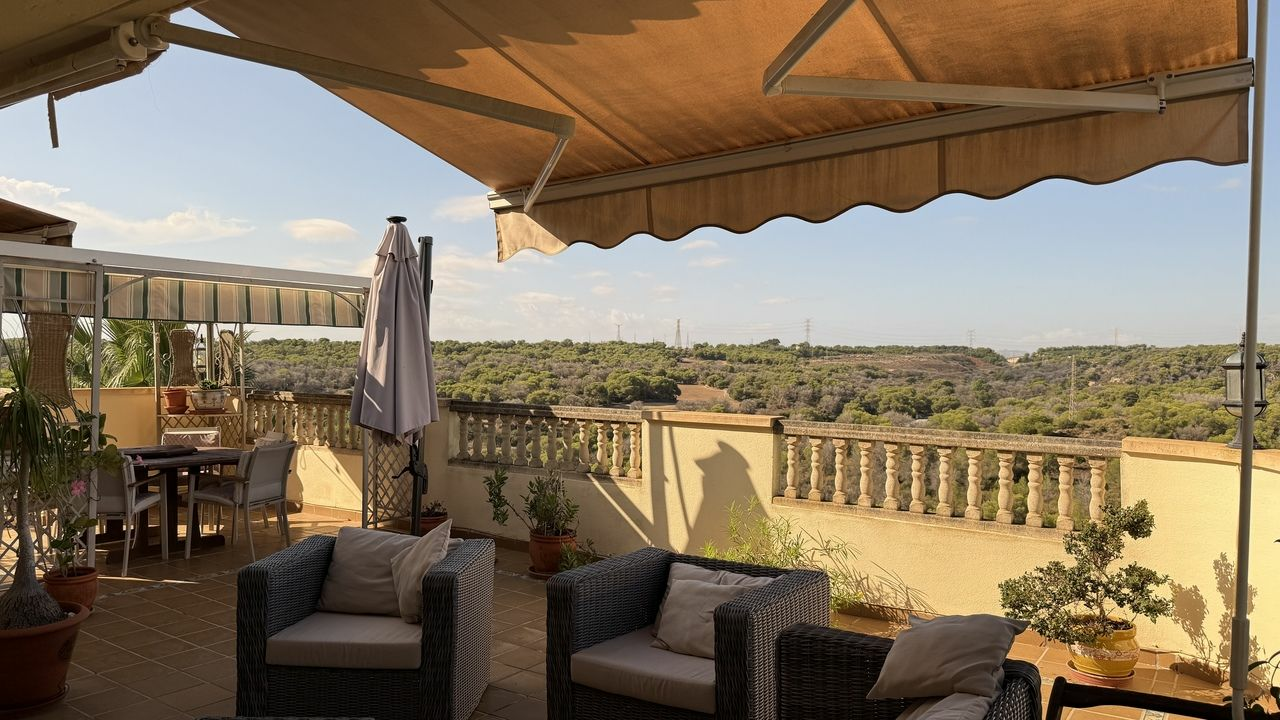 5-bedroom Villa In Orihuela Costa, Spain (214 M²)