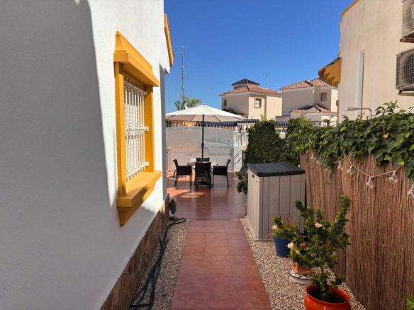 3-bedroom Villa In Guardamar Del Segura, Spain (108 M²)