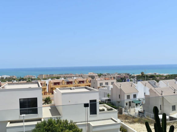 3-bedroom Apartment In Guardamar Del Segura, Spain (93 M²)