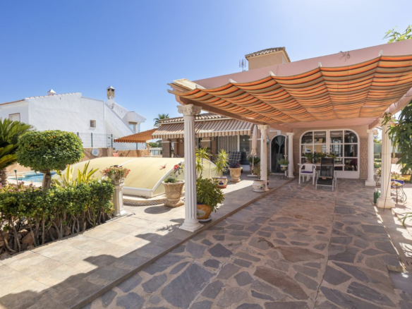 4-bedroom Villa In Orihuela Costa, Spain (180 M²)