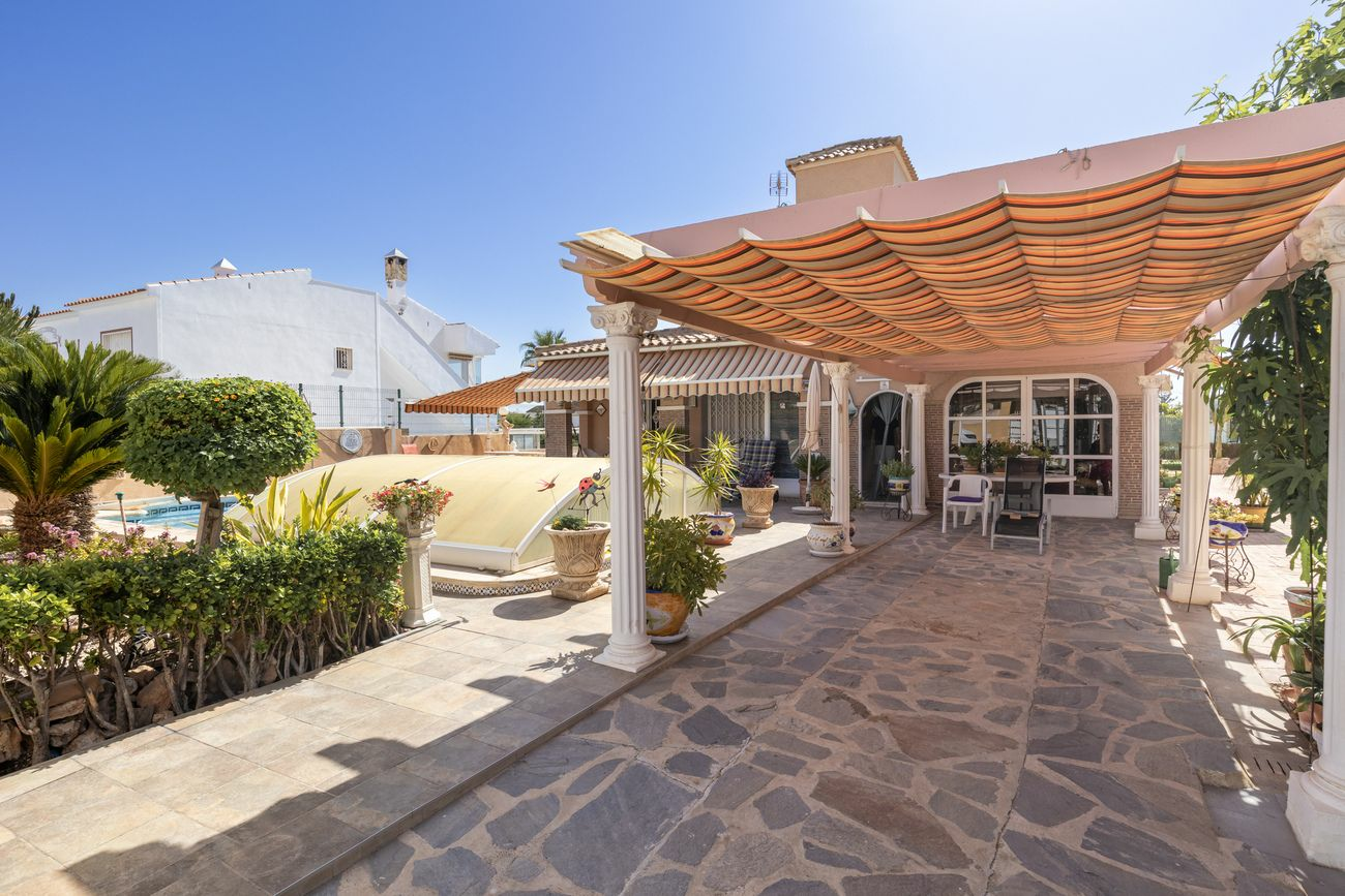 4-bedroom Villa In Orihuela Costa, Spain (180 M²)