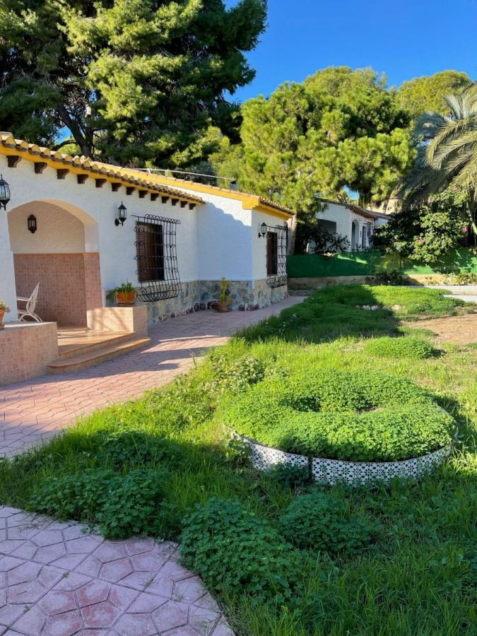 3-bedroom Villa In Orihuela Costa, Spain (105 M²)