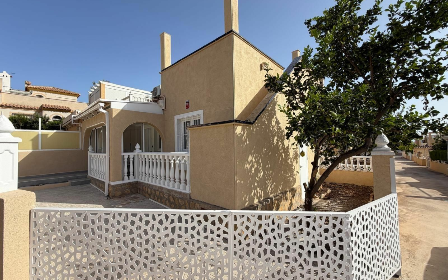 2-bedroom House In Torrevieja, Spain (63 M²)