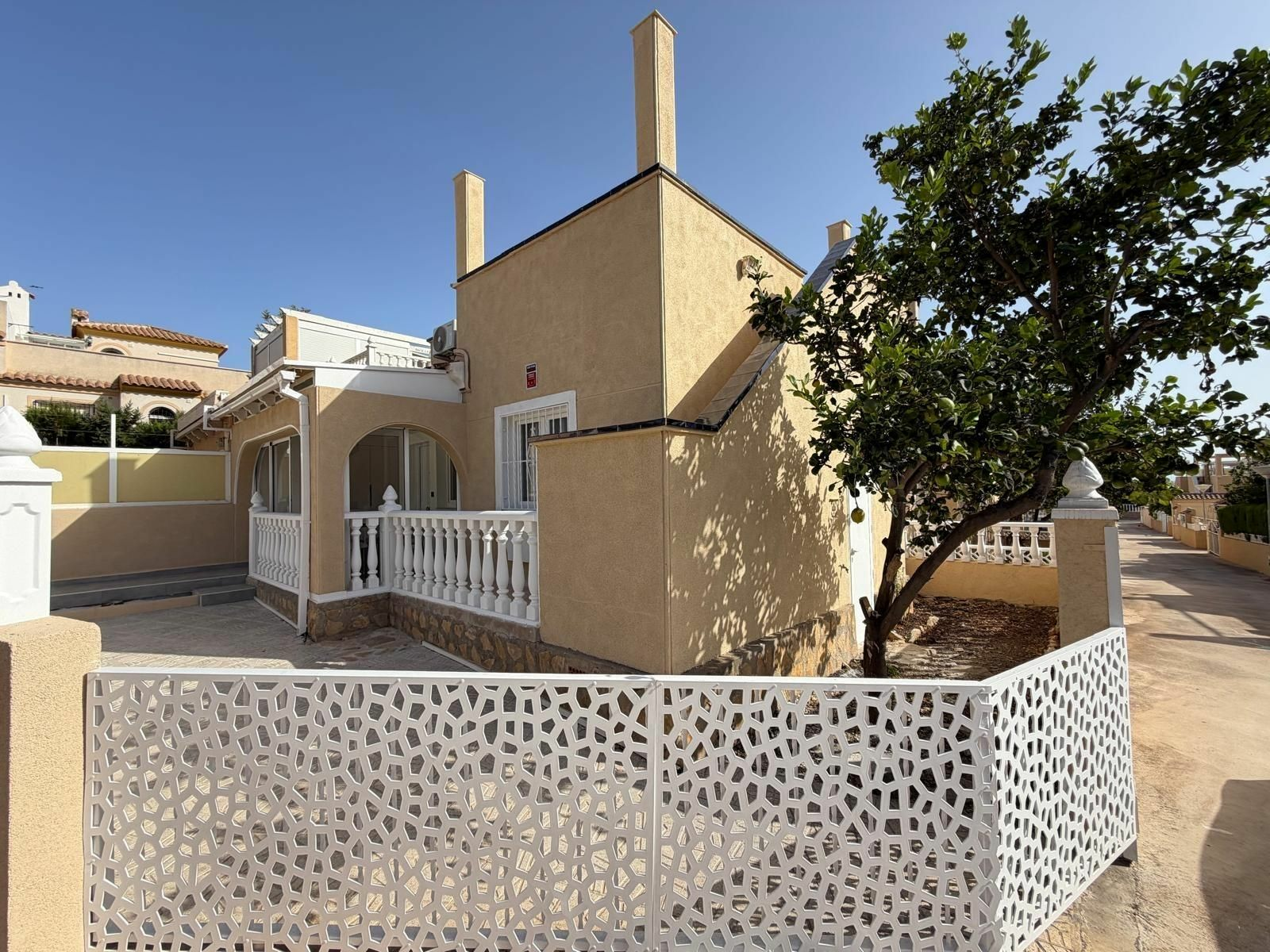 2-bedroom House In Torrevieja, Spain (63 M²)