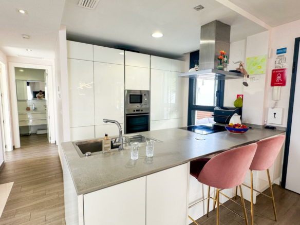 5-bedroom Villa In Torrevieja, Spain (250 M²)