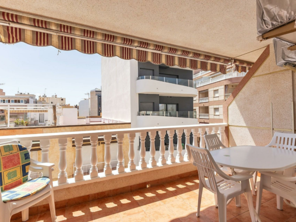 2-bedroom Apartment In Torrevieja, Spain (77 M²)