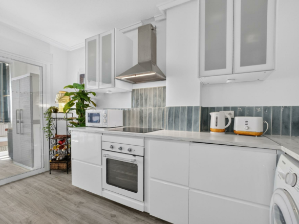 3-bedroom Apartment In Torrevieja, Spain (117 M²)