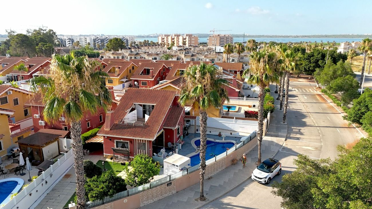 3-bedroom Villa In Guardamar Del Segura, Spain (100 M²)