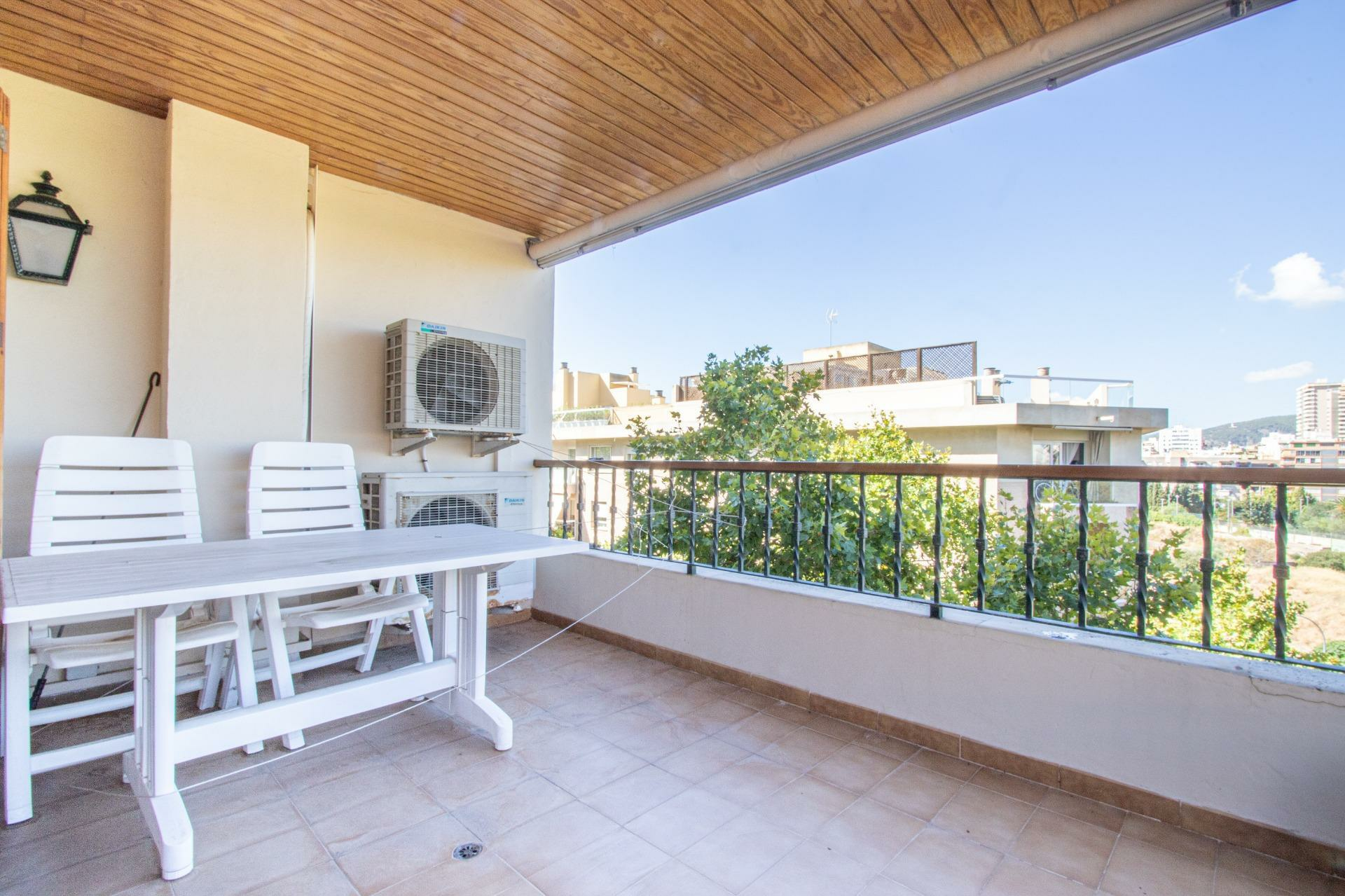 2-2-4d6e21 5-bedroom Flat In Palma De Mallorca, Spain (172 M²)