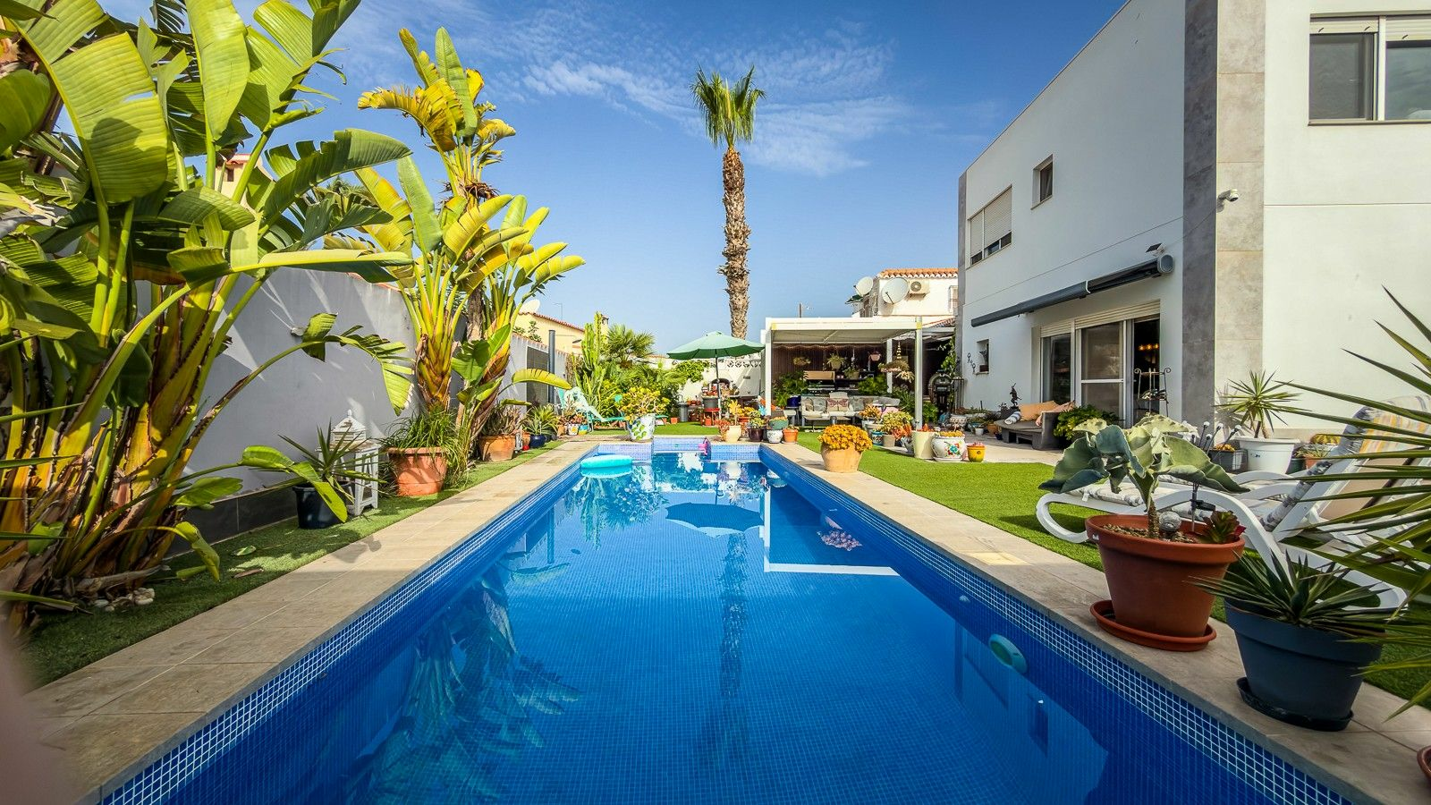 2-bedroom Villa In Torrevieja, Spain (130 M²)