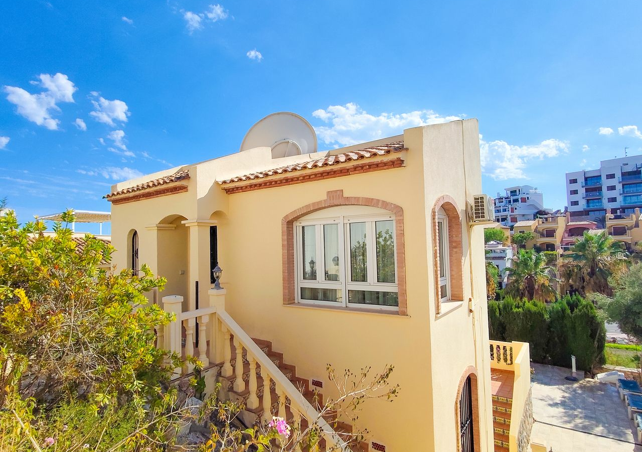 3-bedroom Villa In Orihuela Costa, Spain (110 M²)