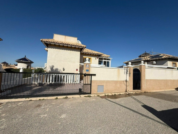 5-bedroom Villa In Orihuela Costa, Spain (231 M²)
