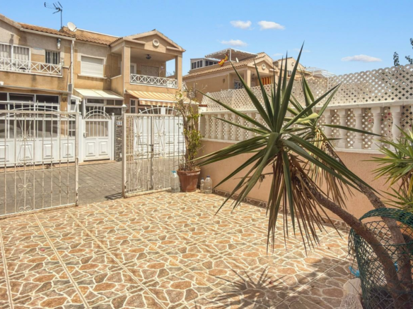 2-bedroom Terraced House In Torrevieja, Spain (69 M²)