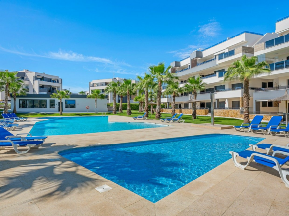 2-bedroom Apartment In Orihuela Costa, Spain (80 M²)