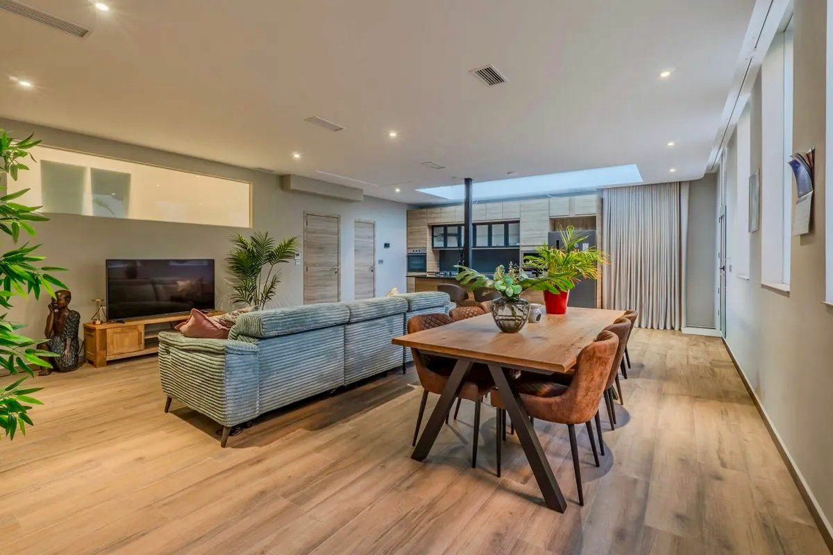 4-bedroom Villa In Benijofar, Spain (528 M²)