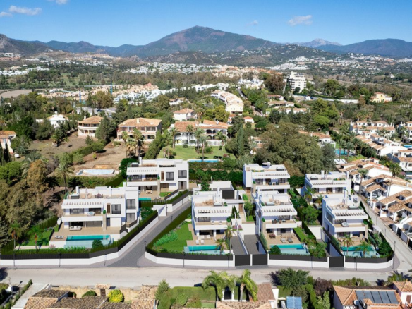 3-bedroom Villa In Estepona, Spain (259 M²)