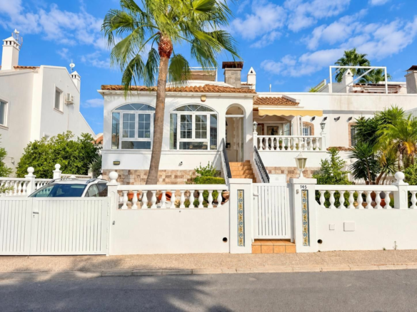 3-bedroom Villa In Orihuela Costa, Spain (320 M² Plot)