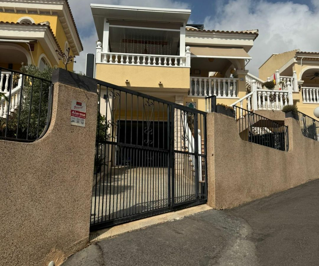 3-bedroom Duplex In San Fulgencio, Spain (170 M² Plot)