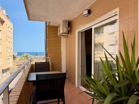 3-bedroom Apartment In Torrevieja, Spain (100 M²)