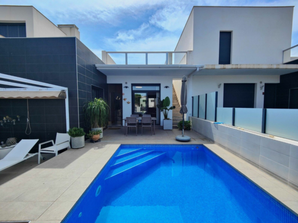 2-bedroom Villa In Formentera Del Segura, Spain (84 M²)