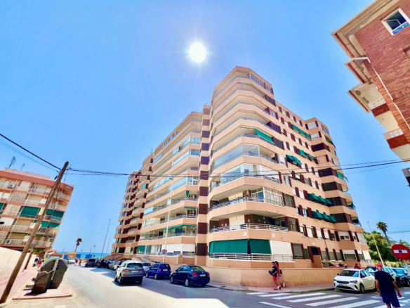 3-bedroom Apartment In Torrevieja, Spain (110 M²)