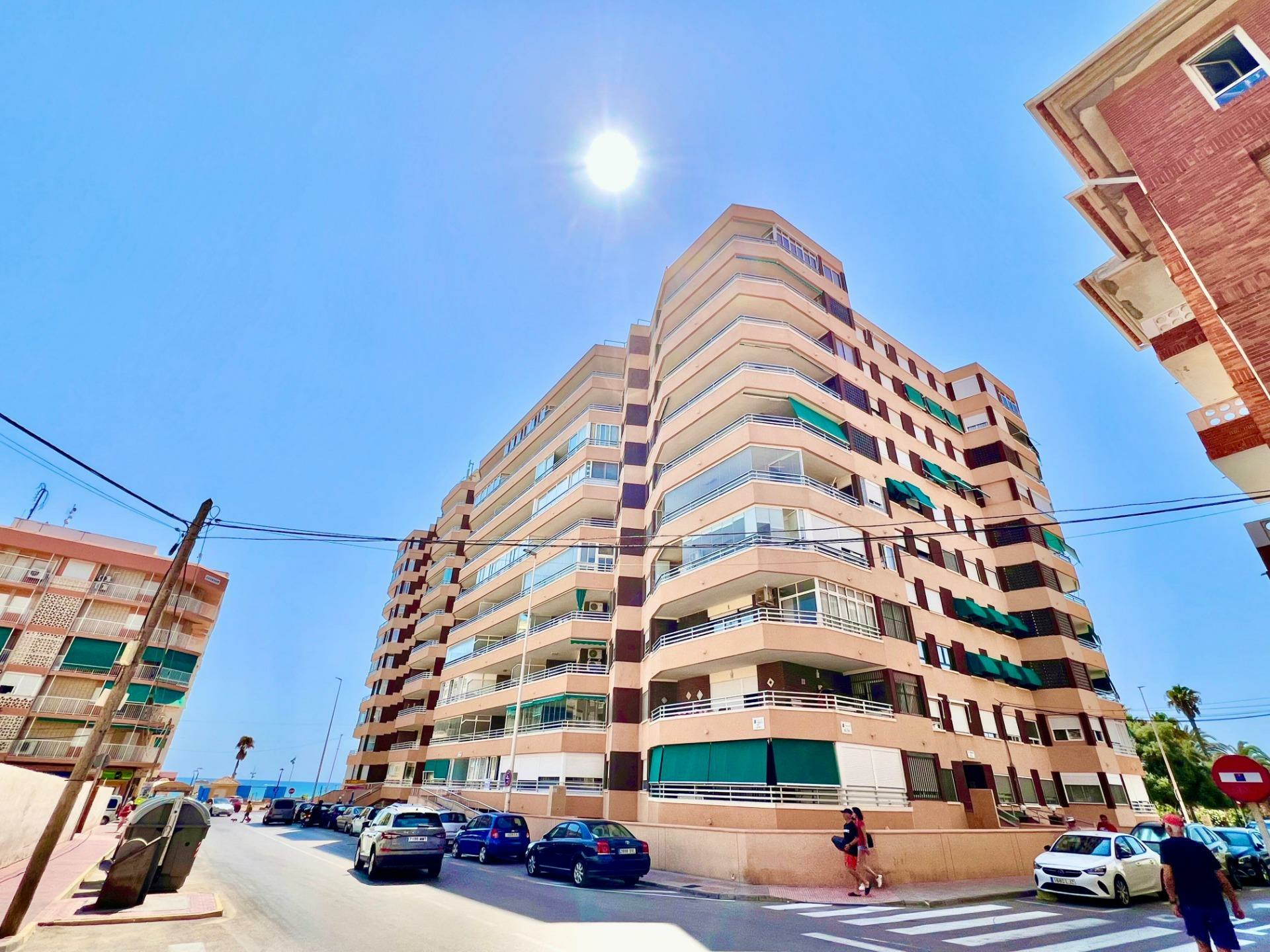 3-bedroom Apartment In Torrevieja, Spain (110 M²)