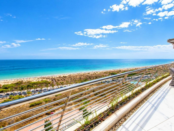 3-bedroom Apartment In Arenales Del Sol, Spain (153 M²)