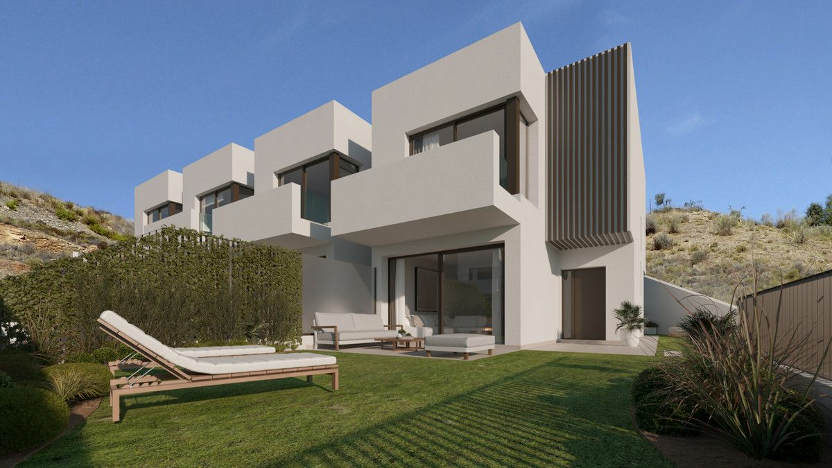 4-bedroom House In Rincón De La Victoria, Spain (272 M²)