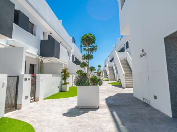 3-bedroom Apartment In Torrevieja, Spain (138 M²)