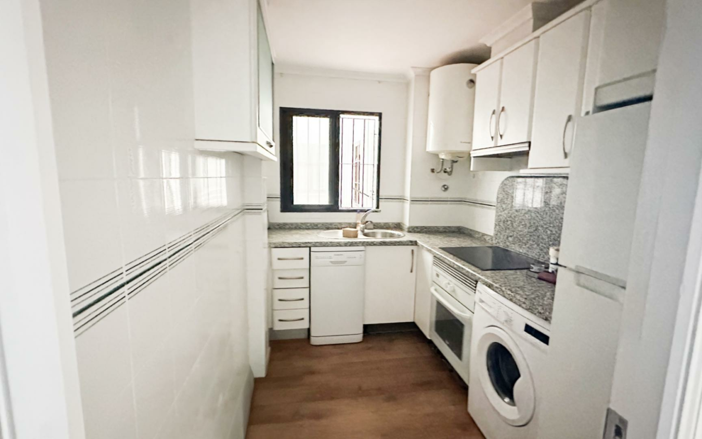 2-bedroom Apartment In Torrevieja, Spain (68 M²)