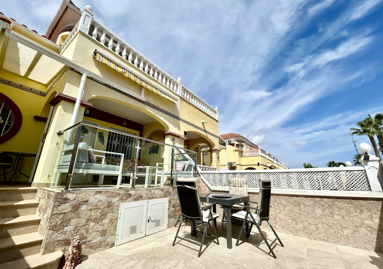 3-bedroom House In Cabo Roig, Spain (64 M²)